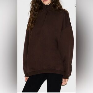 SKIMS BOYFRIEND FLEECE
SLOUCHY HALF ZIP‎ PULLOVER